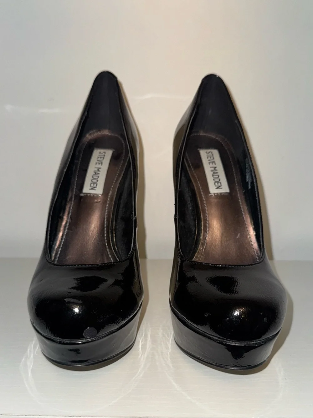 Classic Black Patent Platform Stiletto Pumps - size 7 - Picture 5 of 7